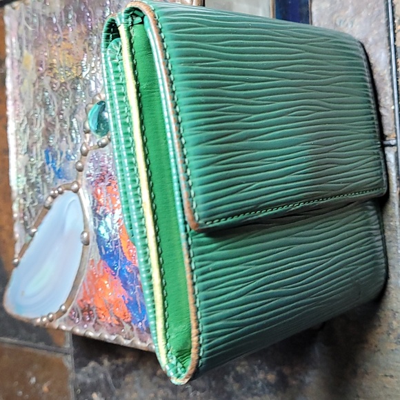 Louis Vuitton Forest Green Epi Wallet💥💥💥SUPER SUPER SALE💥💥💥 - Picture 4 of 7
